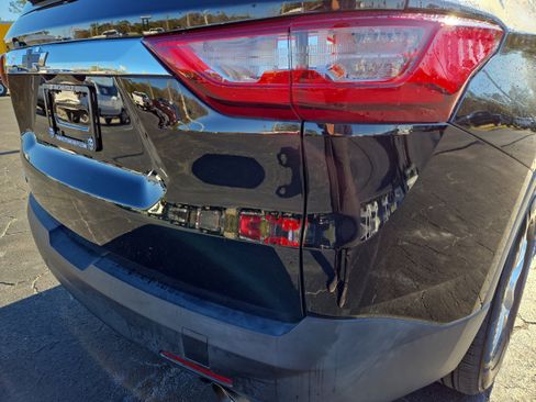 Used 2018 Chevrolet Traverse LS image 12