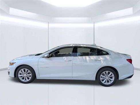 Used 2025 Chevrolet Malibu LT FWD image 2