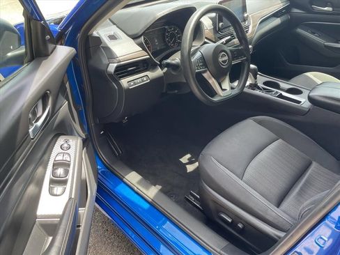 Used 2025 Nissan Altima 2.5 SV FWD image 6