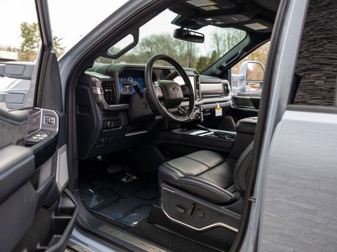 Used 2026 Ford F450 Platinum image 34