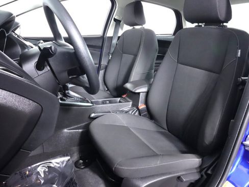 Used 2018 Ford Focus SE FWD image 24