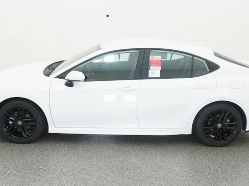 New 2026 Toyota Camry SE FWD image 3