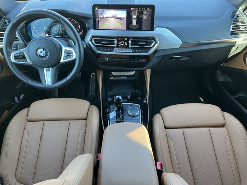 Used 2025 BMW X4 xDrive30i image 3