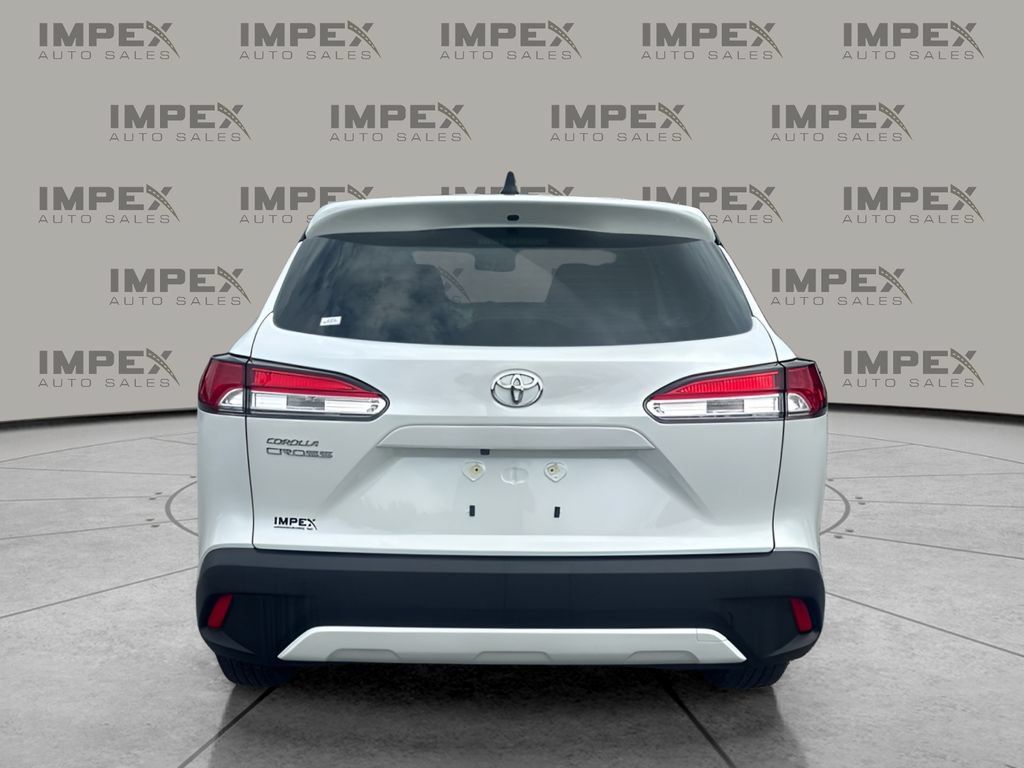 Used 2025 Toyota Corolla Cross L FWD image 4