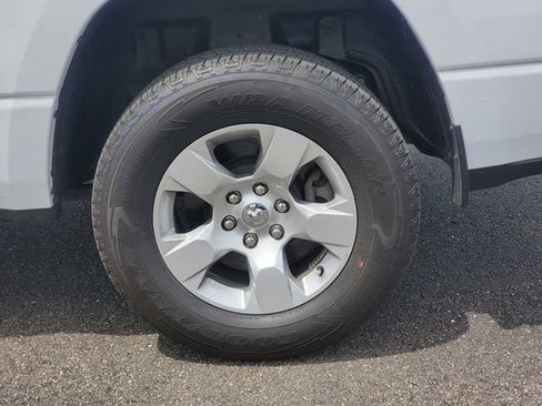 Used 2024 RAM 1500 Big Horn AWD/4WD image 7