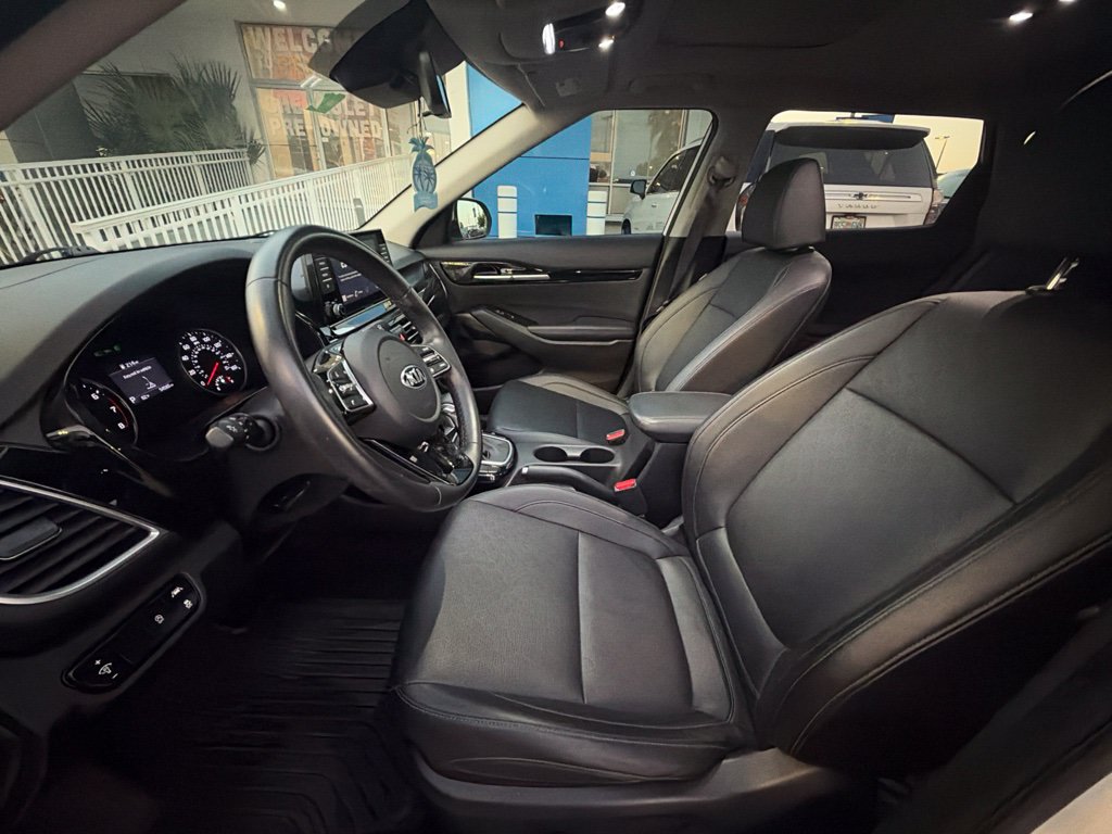 Used 2021 Kia Seltos EX AWD/4WD image 13