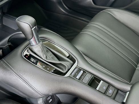 Used 2025 Honda HR-V EX-L image 17