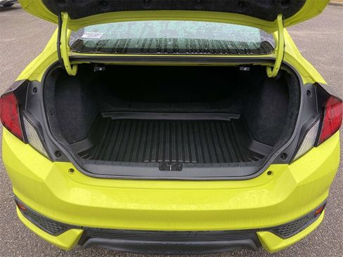 Used 2019 Honda Civic Touring image 9