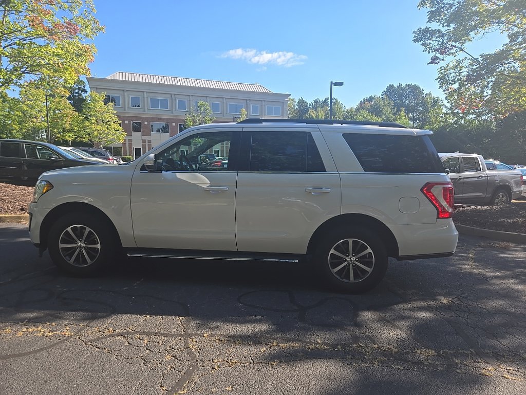 Used 2019 Ford Expedition XLT w/ Equipment Group 202A AWD/4WD image 8