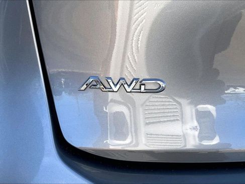 Used 2023 Toyota Crown Limited image 35