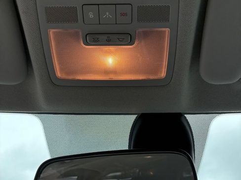 Used 2021 Hyundai Venue FWD image 41