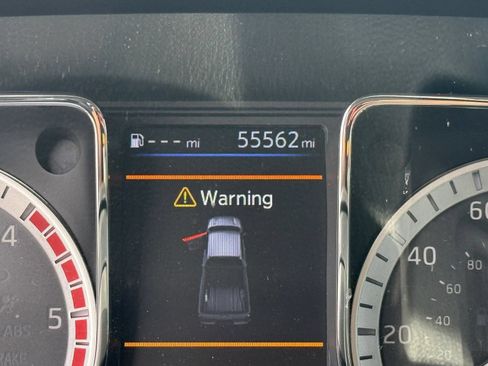 Used 2019 Nissan Titan PRO-4X w/ Pro-4x Convenience Package AWD/4WD image 12