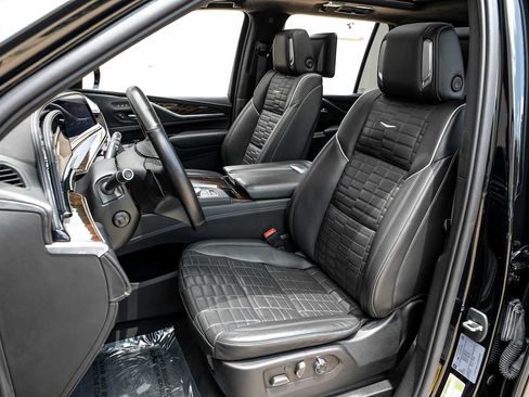 Used 2021 Cadillac Escalade Sport Platinum AWD/4WD image 30
