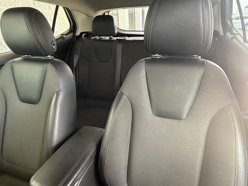 Used 2021 Buick Encore GX Preferred w/ Sport Touring Package AWD/4WD image 2