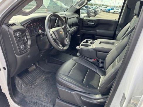 Used 2019 Chevrolet Silverado 1500 W/T w/ Z71 Off-Road Package AWD/4WD image 5
