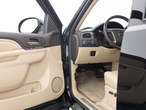 Used 2013 GMC Sierra 2500 Denali w/ Suspension Package, Off-Road AWD/4WD image 28