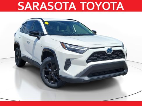 Used 2024 Toyota RAV4 XLE AWD/4WD image 1