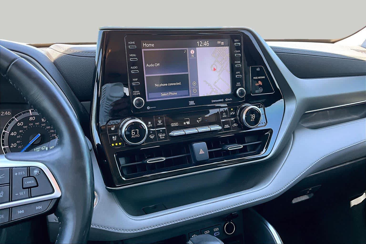 Used 2022 Toyota Highlander Limited FWD image 7