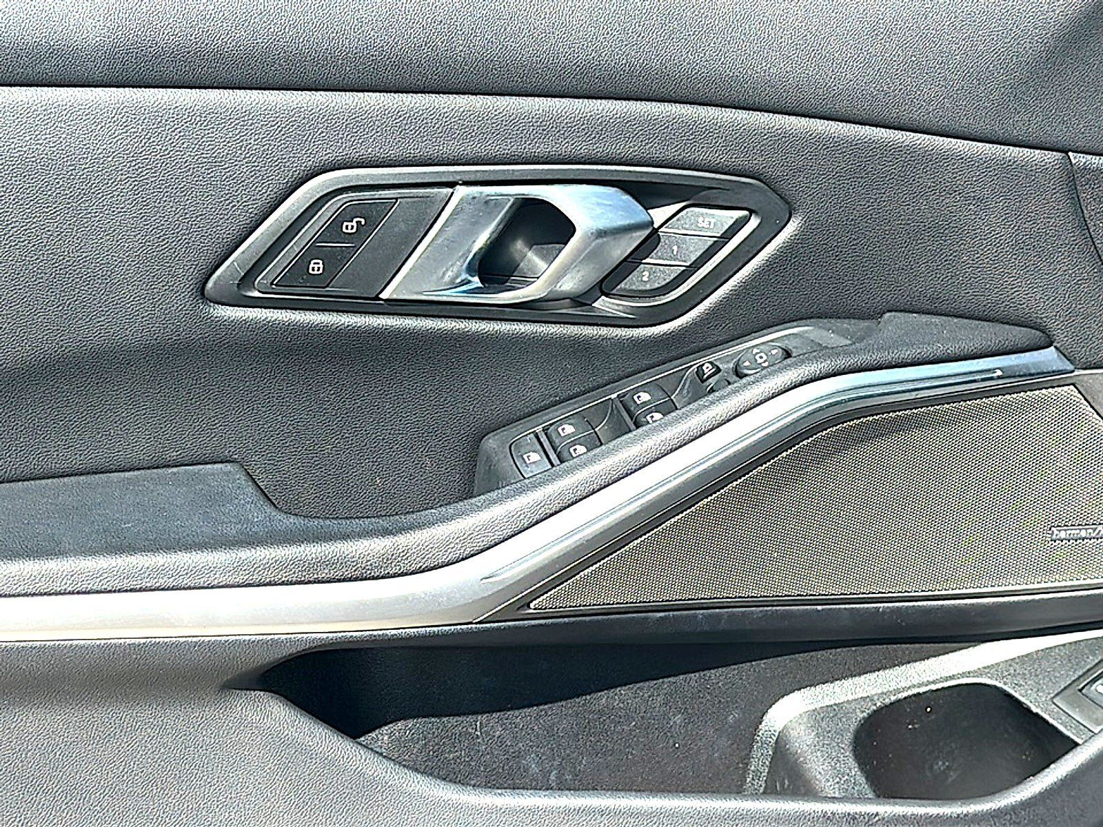 Used 2024 BMW 330i Sedan w/ Premium Package RWD image 17