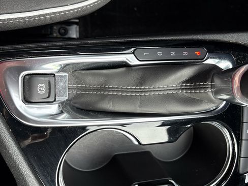 Used 2024 Buick Encore GX Avenir w/ Avenir Technology Package image 17