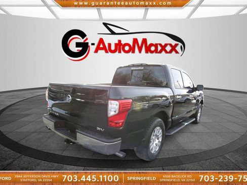 Used 2018 Nissan Titan SV image 5