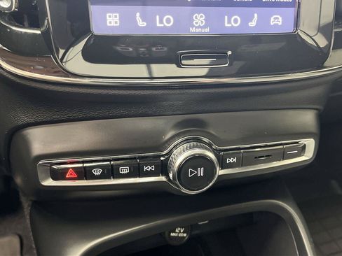 Used 2026 Volvo XC40 B5 Core AWD/4WD image 22