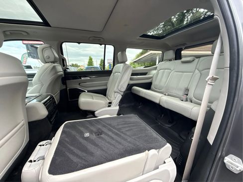 Used 2022 Jeep Wagoneer Series II w/ Convenience Group I RWD image 12