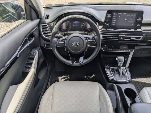 Used 2021 Kia Seltos EX AWD/4WD image 16