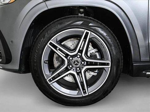Used 2026 Mercedes-Benz GLS 450 4MATIC w/ AMG Line Exterior image 27