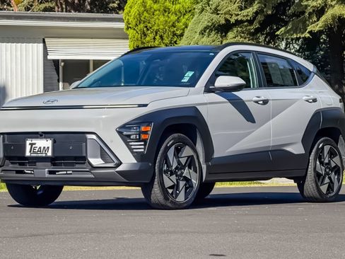 Used 2024 Hyundai Kona Limited AWD/4WD image 9