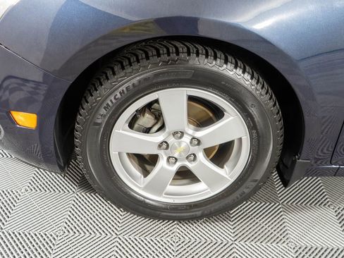 Used 2016 Chevrolet Cruze LT w/ Sun And Sound Package FWD image 24