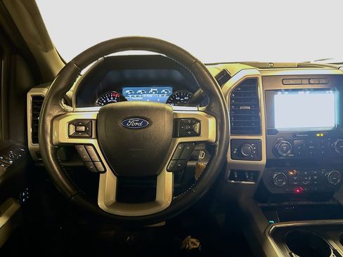 Used 2019 Ford F250 Lariat image 28