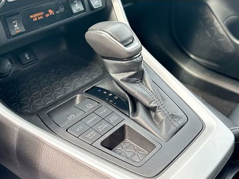 Used 2021 Toyota RAV4 XLE Premium AWD/4WD image 16