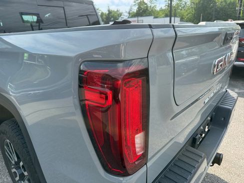 Used 2025 GMC Sierra 1500 AT4 w/ AT4 Premium Package AWD/4WD image 16