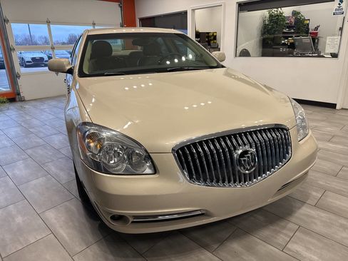 Used 2011 Buick Lucerne CXL w/ Driver Confidence Package image 2