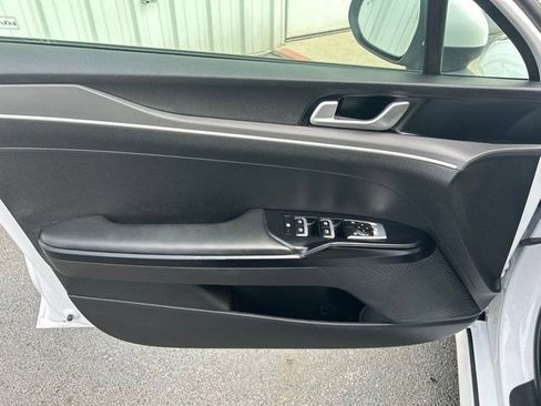 Used 2023 Kia K5 LXS FWD image 11