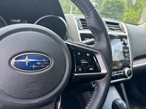 Used 2019 Subaru Outback 2.5i Limited AWD/4WD image 12