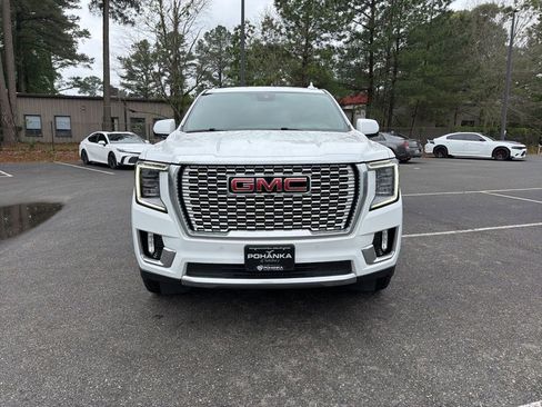 Used 2023 GMC Yukon XL Denali AWD/4WD image 3