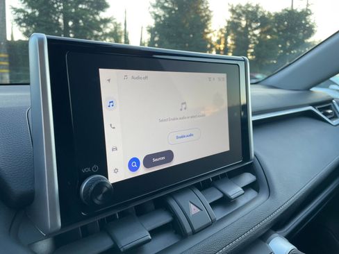 Used 2025 Toyota RAV4 XLE image 21