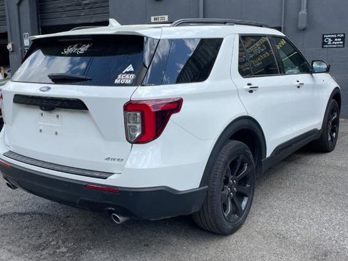 Certified 2023 Ford Explorer ST-Line AWD/4WD image 2