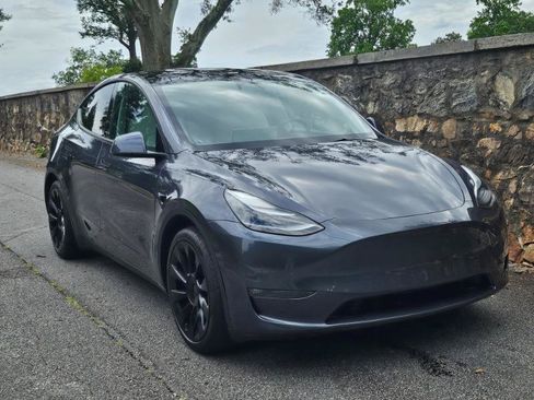 Used 2023 Tesla Model Y AWD image 12