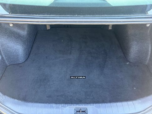 Used 2025 Nissan Altima 2.5 SV FWD image 31