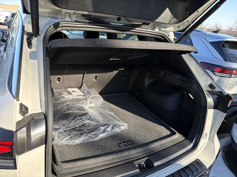 New 2026 Volkswagen Tiguan SEL R-Line image 23