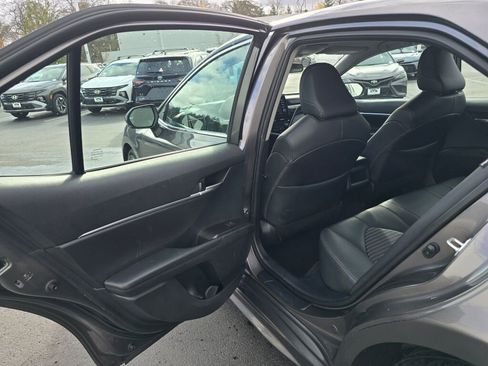 Used 2024 Toyota Camry SE image 34