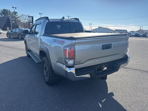 Used 2022 Toyota Tacoma TRD Off-Road image 3
