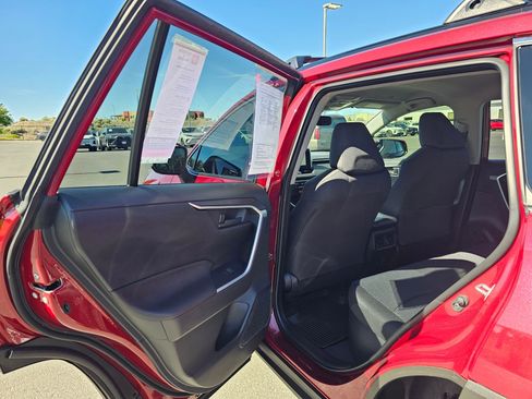 Used 2025 Toyota RAV4 LE AWD/4WD image 16