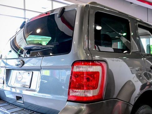 Used 2010 Ford Escape XLT AWD/4WD image 11