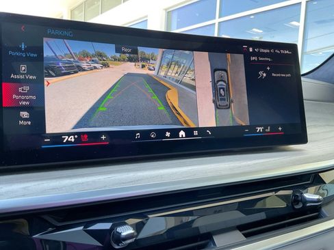 Certified 2024 BMW X7 M60i w/ Executive Package AWD/4WD image 19