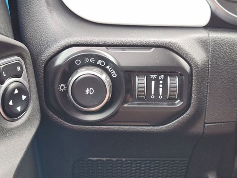 Used 2021 Jeep Wrangler Unlimited Sport image 29