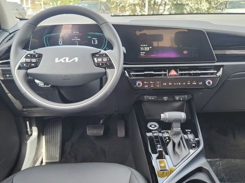 New 2025 Kia Niro EX image 11